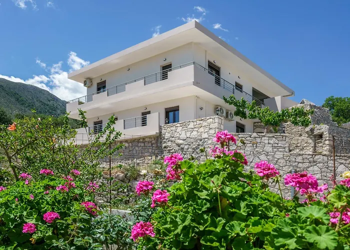 Апартаменти Patima Hills